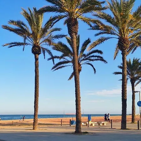 Lägenhet Duplex / Beach 3min/ Bcn Center 10min/tren 2min