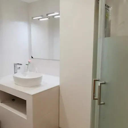 Duplex / Beach 3min/ Bcn Center 10min/tren 2min Sant Adrià de Besòs
