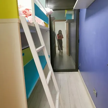 Duplex / Beach 3min/ Bcn Center 10min/tren 2min Lägenhet Sant Adrià de Besòs